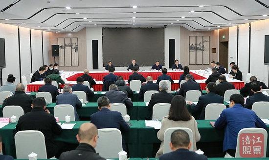 365彩票网最专业数据平台_最正规英国365网站_英国正版365官方网站文化和旅游融合发展委员会第一次会议召开曹立军主持会议并讲话